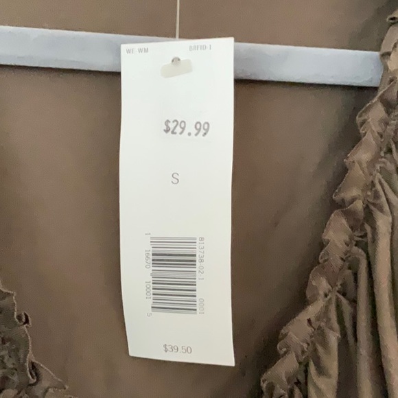 Banana Republic sleeveless casual ruffle tank top - Picture 4 of 4